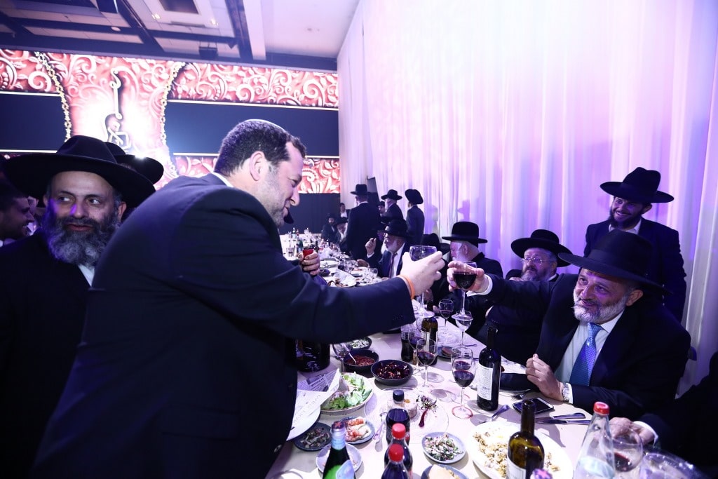 יו"ר ש"ס שר הפנים אריה דרעי חיתן את בתו • גלריה