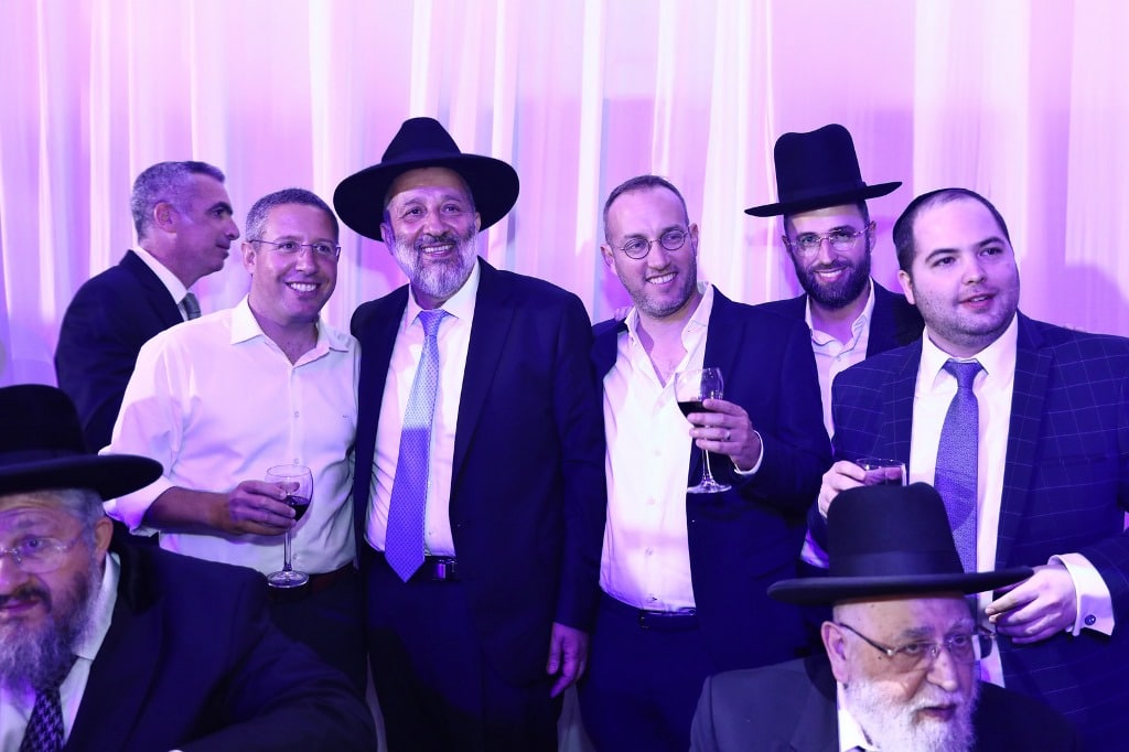 יו"ר ש"ס שר הפנים אריה דרעי חיתן את בתו • גלריה