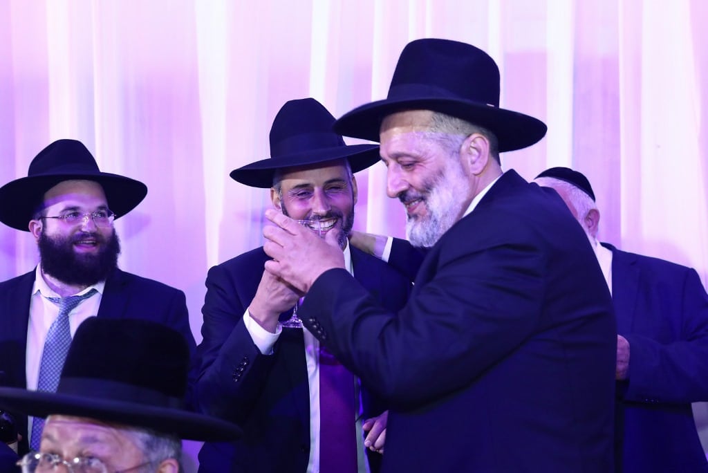 יו"ר ש"ס שר הפנים אריה דרעי חיתן את בתו • גלריה