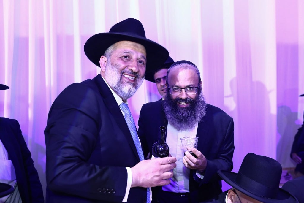 יו"ר ש"ס שר הפנים אריה דרעי חיתן את בתו • גלריה