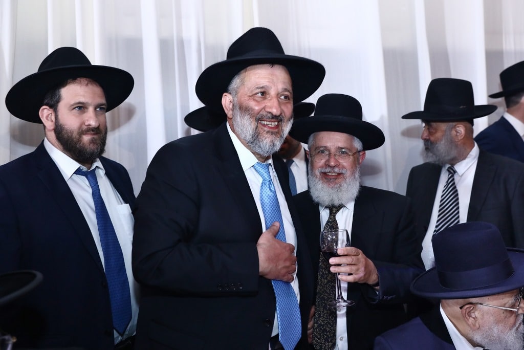 יו"ר ש"ס שר הפנים אריה דרעי חיתן את בתו • גלריה