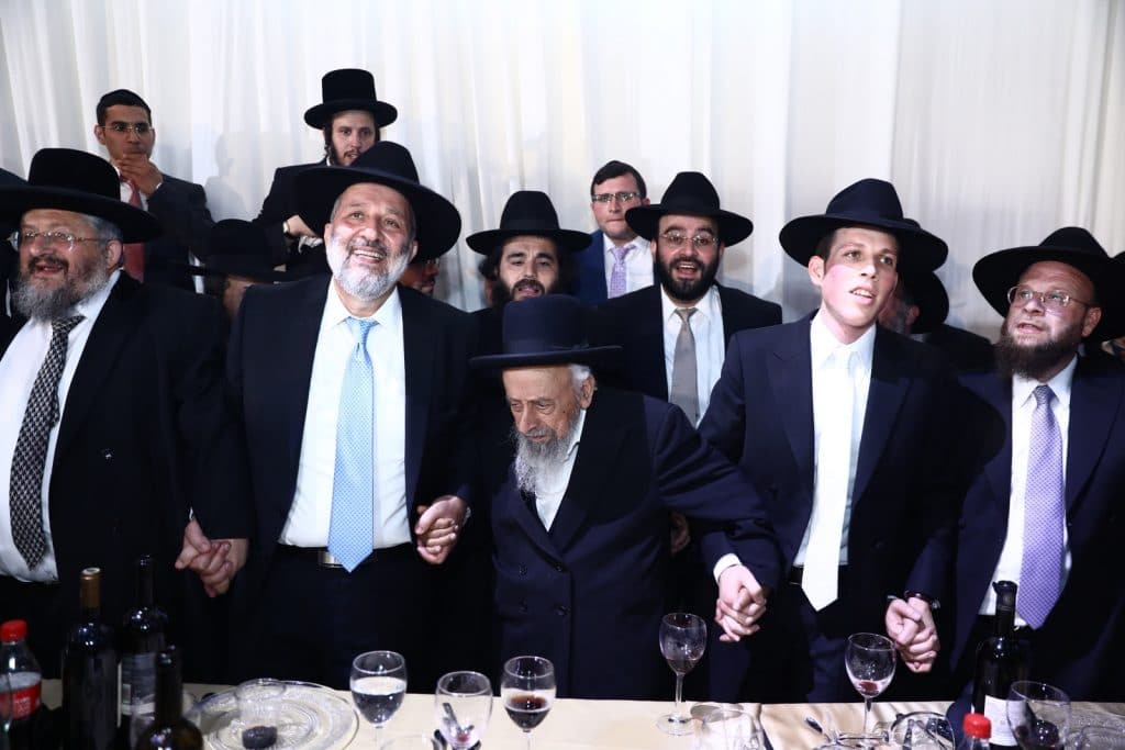 יו"ר ש"ס שר הפנים אריה דרעי חיתן את בתו • גלריה