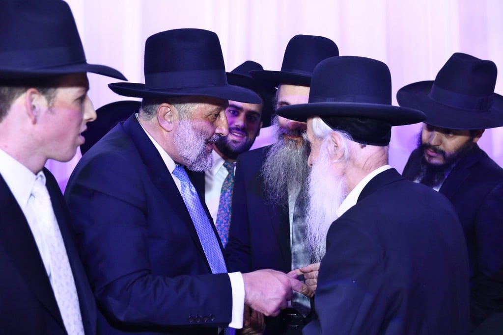 יו"ר ש"ס שר הפנים אריה דרעי חיתן את בתו • גלריה