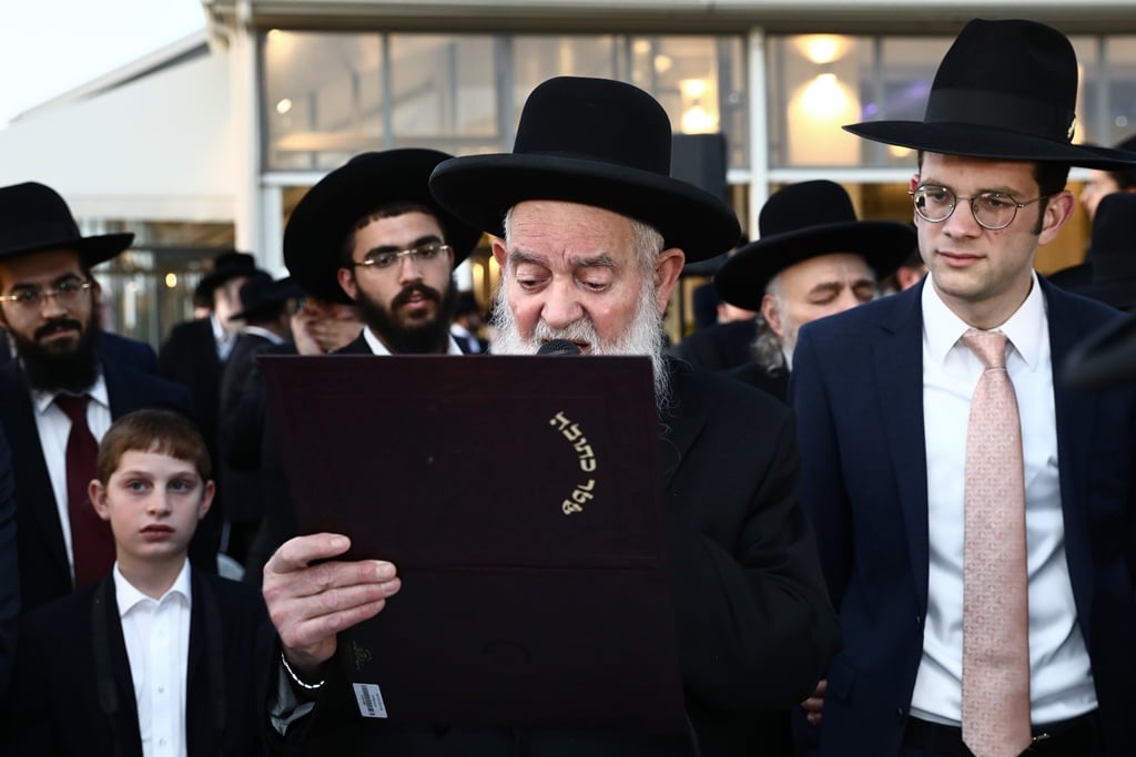 מנכ"ל ש"ס חה"כ חיים ביטון השיא את בתו • גלריה