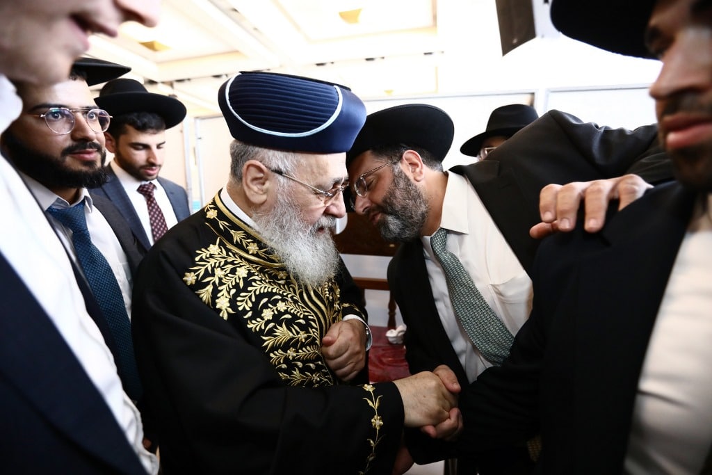 גלריה: הראשון לציון הכניס את נכדו בבריתו של אברהם אבינו