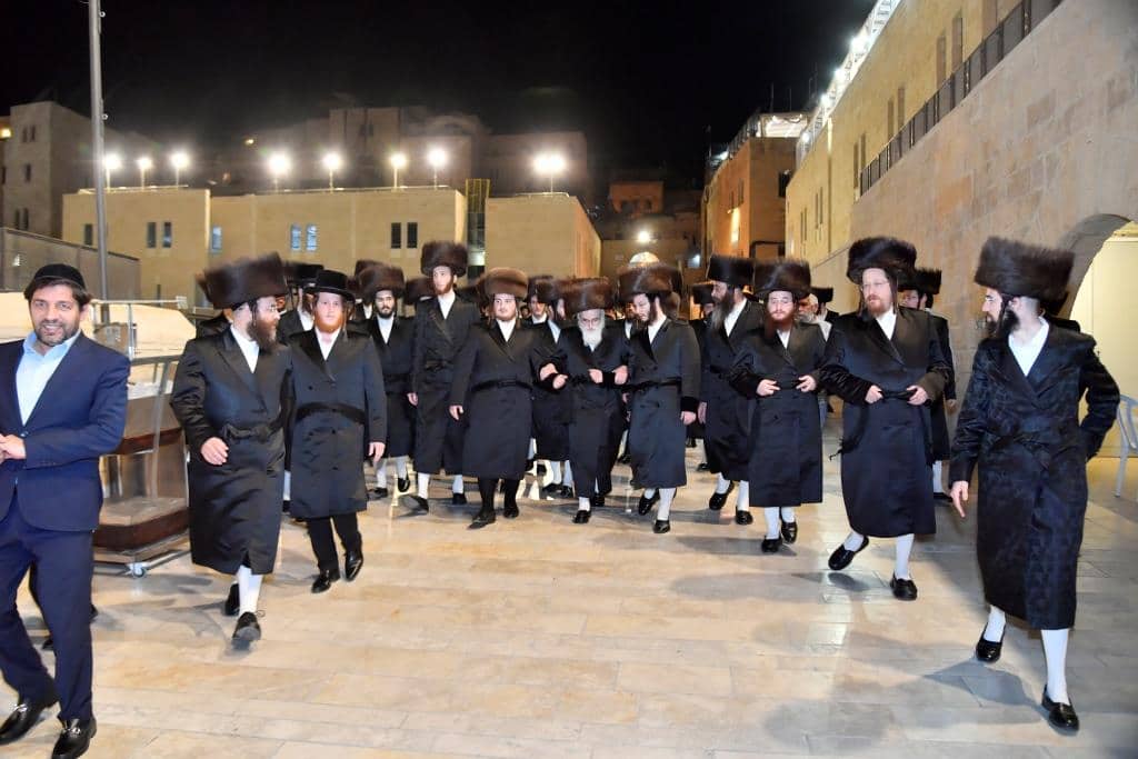 לקראת חתונת הנכד: הרבי הגיע לכותל המערבי
