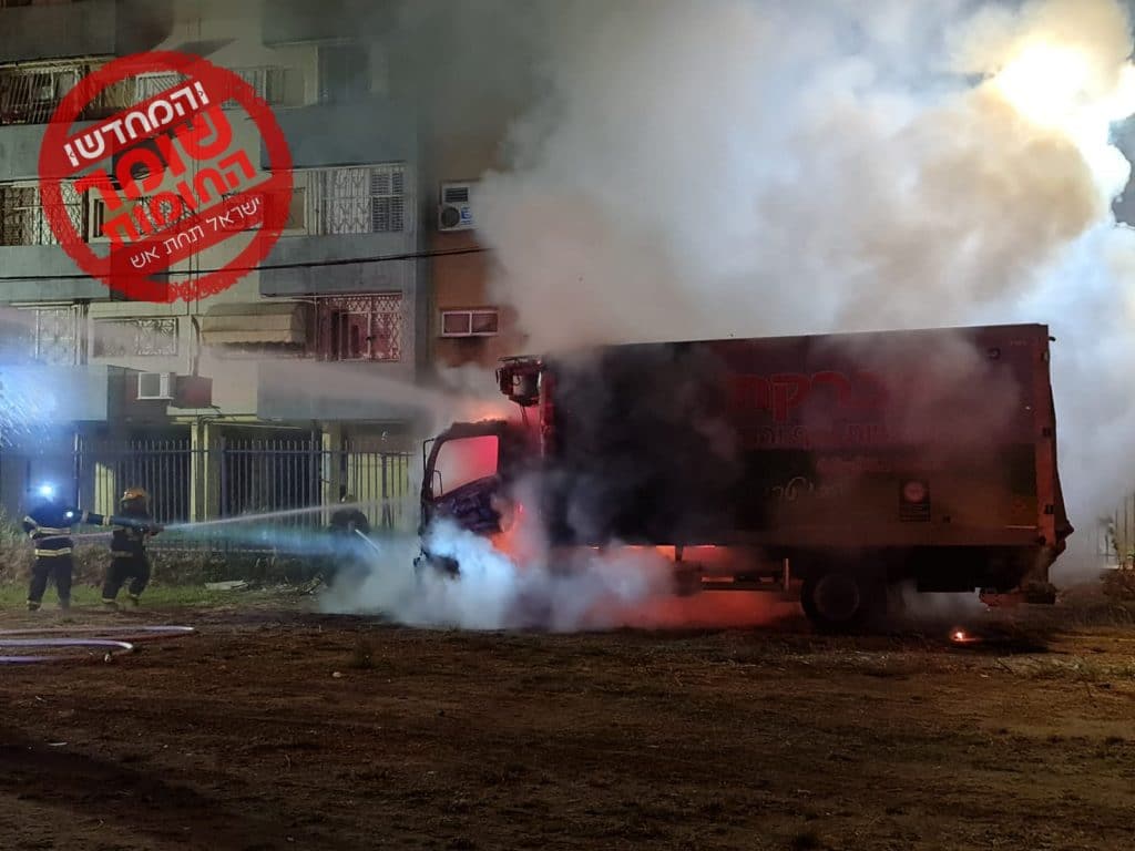 הכאוס בלוד: עשרות פורעים פשטו על השכונה היהודית - צפו בתיעוד: