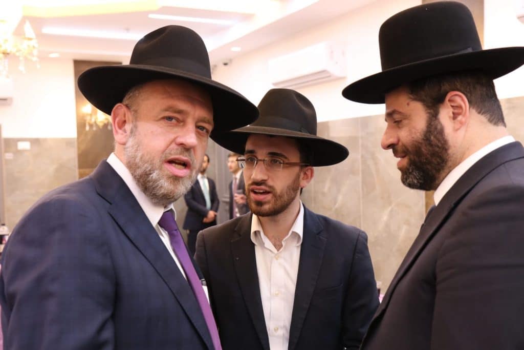 ח"כ יעקב אשר אירס את בתו • גלריה