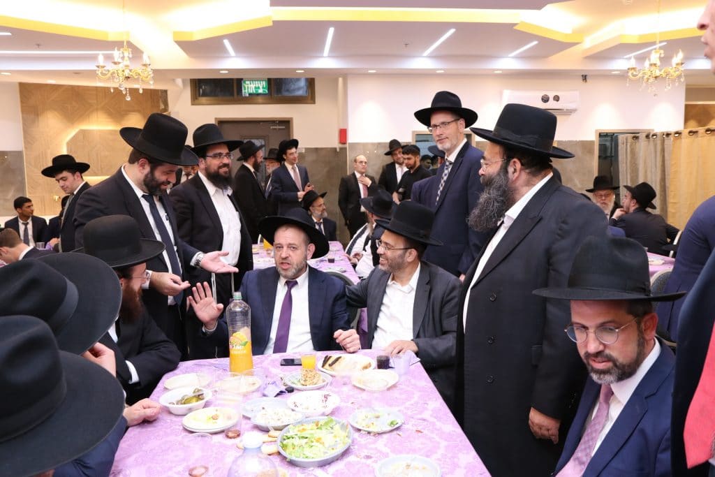 ח"כ יעקב אשר אירס את בתו • גלריה