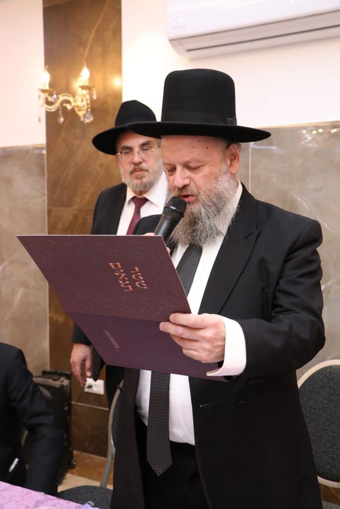 ח"כ יעקב אשר אירס את בתו • גלריה