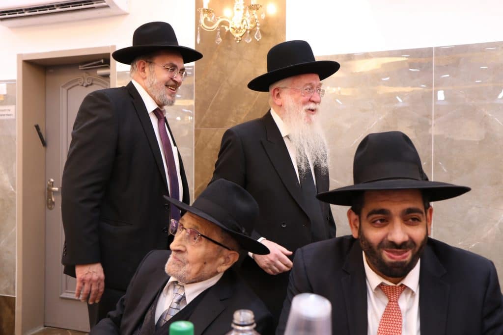 ח"כ יעקב אשר אירס את בתו • גלריה