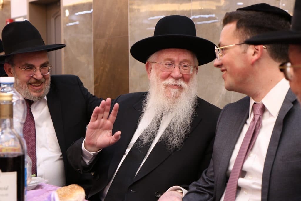 ח"כ יעקב אשר אירס את בתו • גלריה