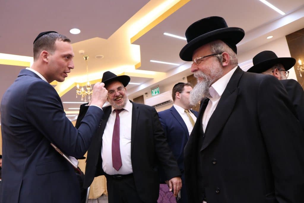 ח"כ יעקב אשר אירס את בתו • גלריה