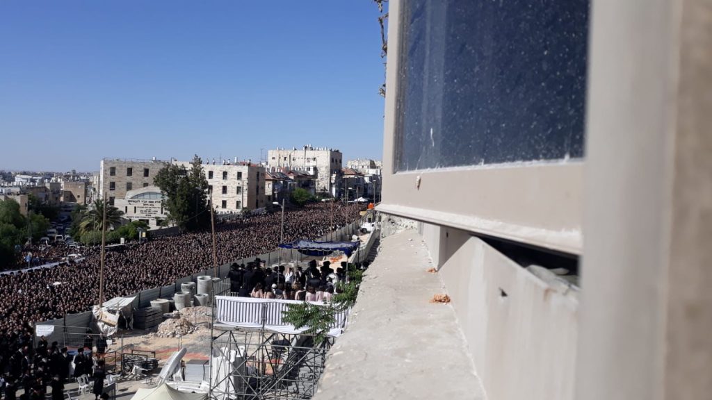 צפו בגלריה ראשונית: אלפים בשמחת בית גור