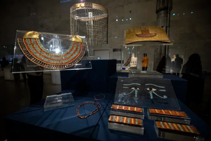 ביידן עצר בקיוסק לקנות גלידה • כותרות מהעולם