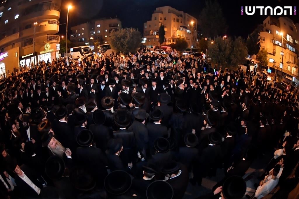 גלריה: הכנסת ספר תורה לקהילת המתמידים