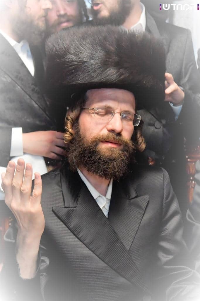 גלריה: הכנסת ספר תורה לקהילת המתמידים