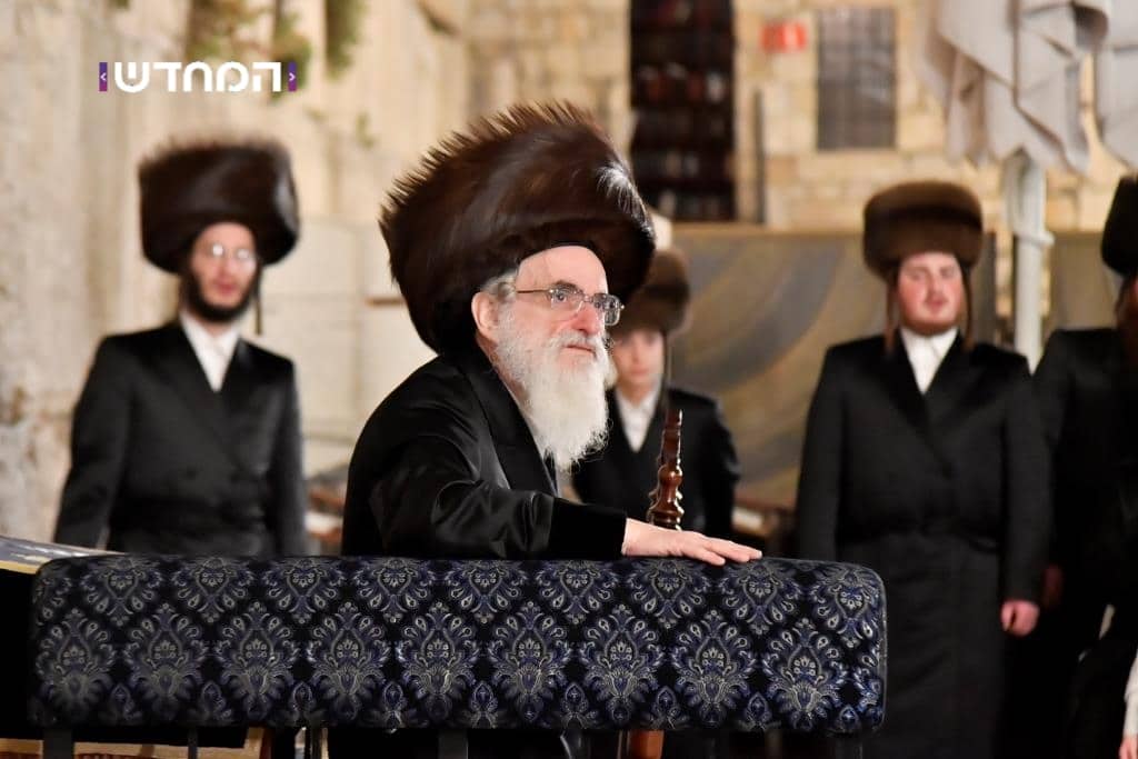 לקראת חתונת הנכד: הרבי הגיע לכותל המערבי