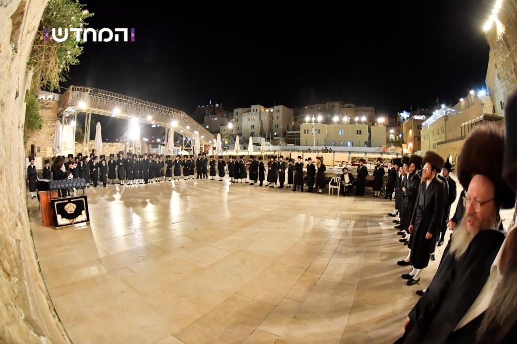 לקראת חתונת הנכד: הרבי הגיע לכותל המערבי