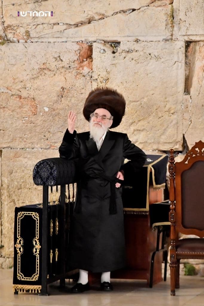 לקראת חתונת הנכד: הרבי הגיע לכותל המערבי