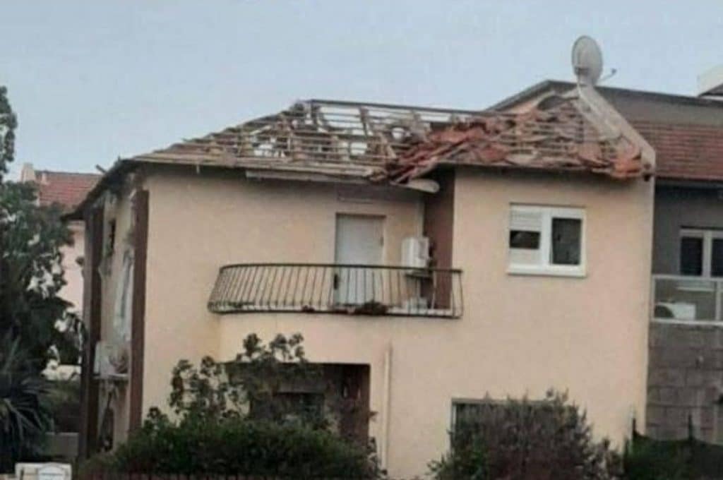 משפחה נפצעה מהפגיעה הישירה באשקלון: האב במצב קשה