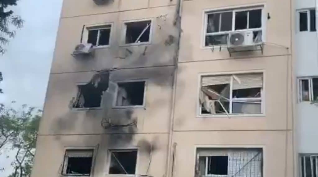 משפחה נפצעה מהפגיעה הישירה באשקלון: האב במצב קשה