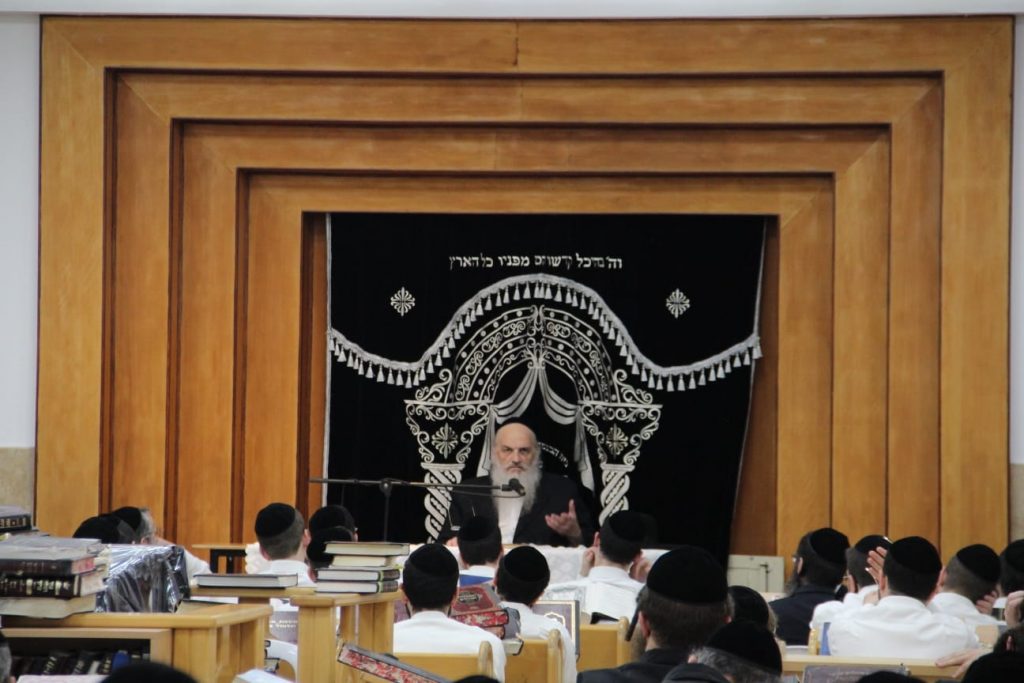 הגר"ח פיינשטיין במסע הכנה לקבלת התורה בהיכלי התורה בעיר אלעד