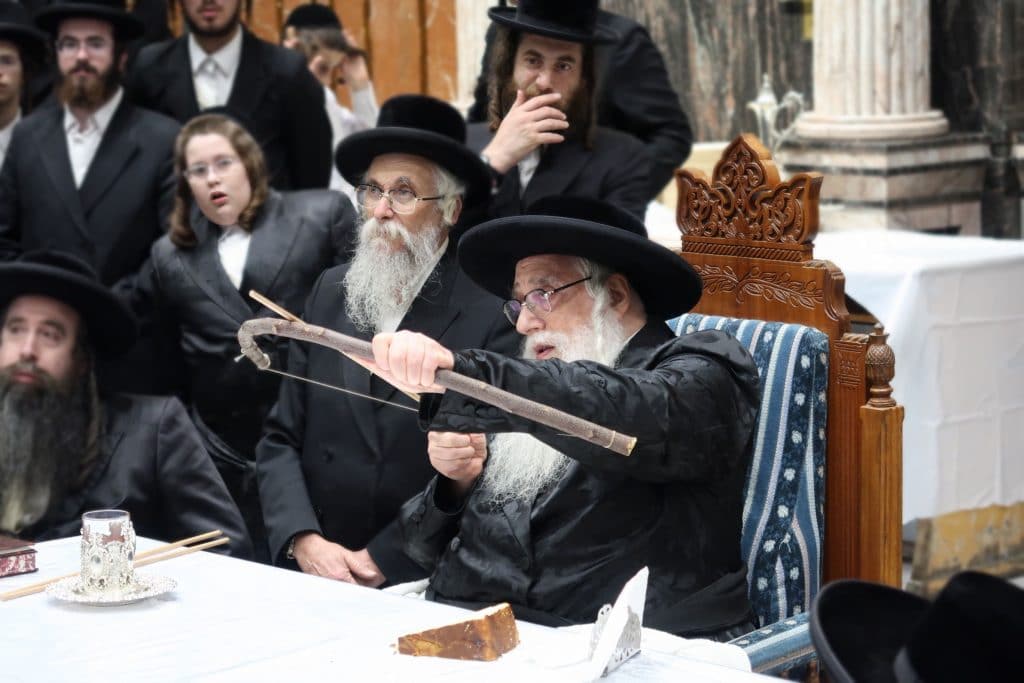 האדמו"ר ירה חץ והדליק את המדורה