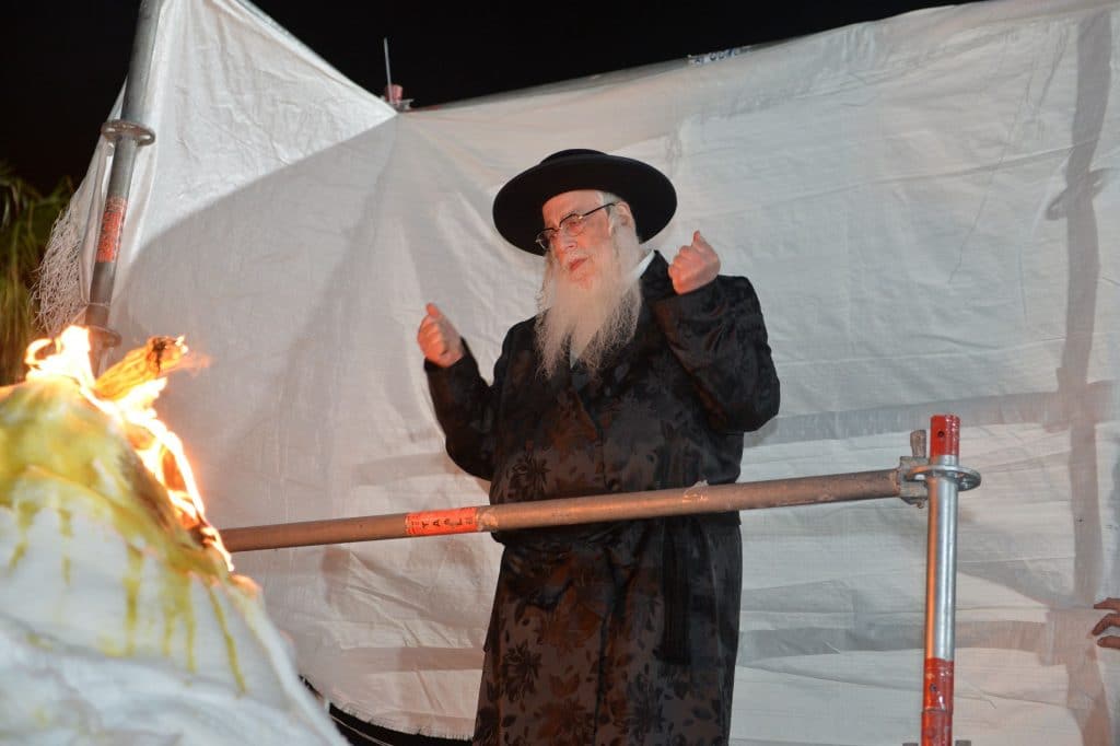 האדמו"ר ירה חץ והדליק את המדורה