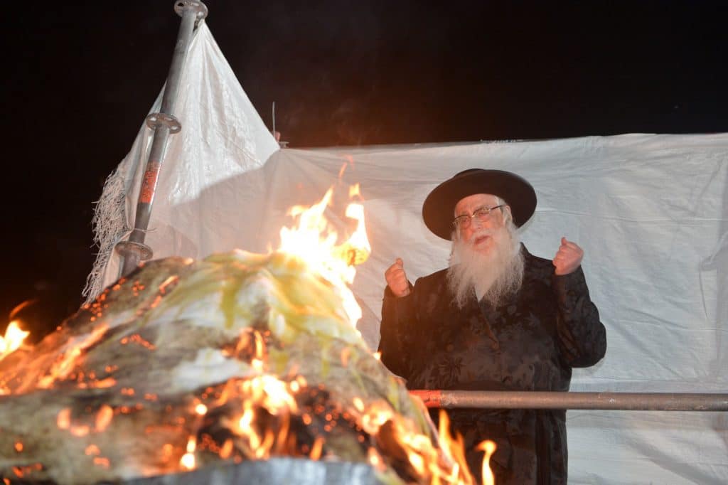 האדמו"ר ירה חץ והדליק את המדורה