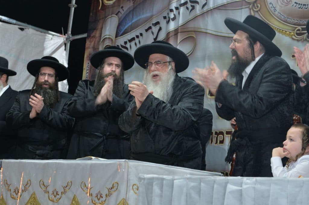 האדמו"ר ירה חץ והדליק את המדורה