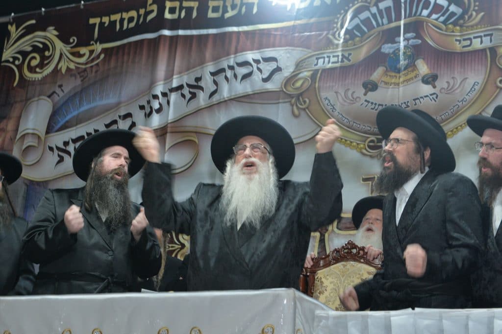 האדמו"ר ירה חץ והדליק את המדורה