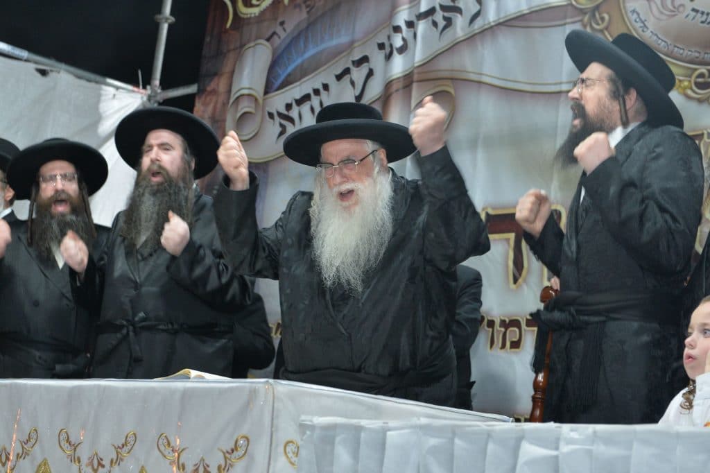 האדמו"ר ירה חץ והדליק את המדורה