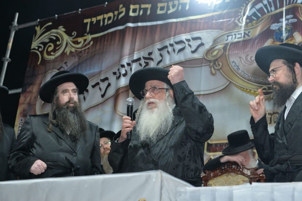 האדמו"ר ירה חץ והדליק את המדורה