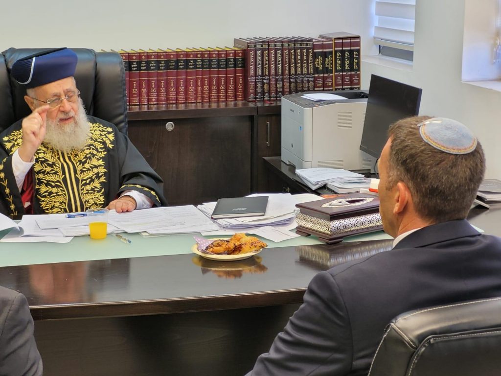 שר הדתות מתן כהנא נכנס לרבנים הראשיים