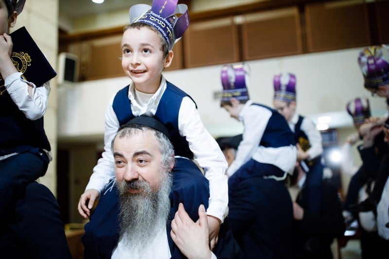 מסיבת חומש לתלמידי כיתה א' בתלמוד תורה "חדר מנחם" במוסקבה