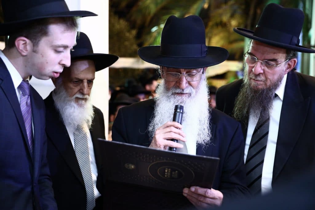 רבנים ואישי ציבור בחתונת בן הרב שניאור זלמן רווח