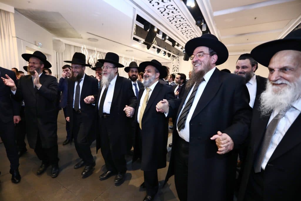 רבנים ואישי ציבור בחתונת בן הרב שניאור זלמן רווח