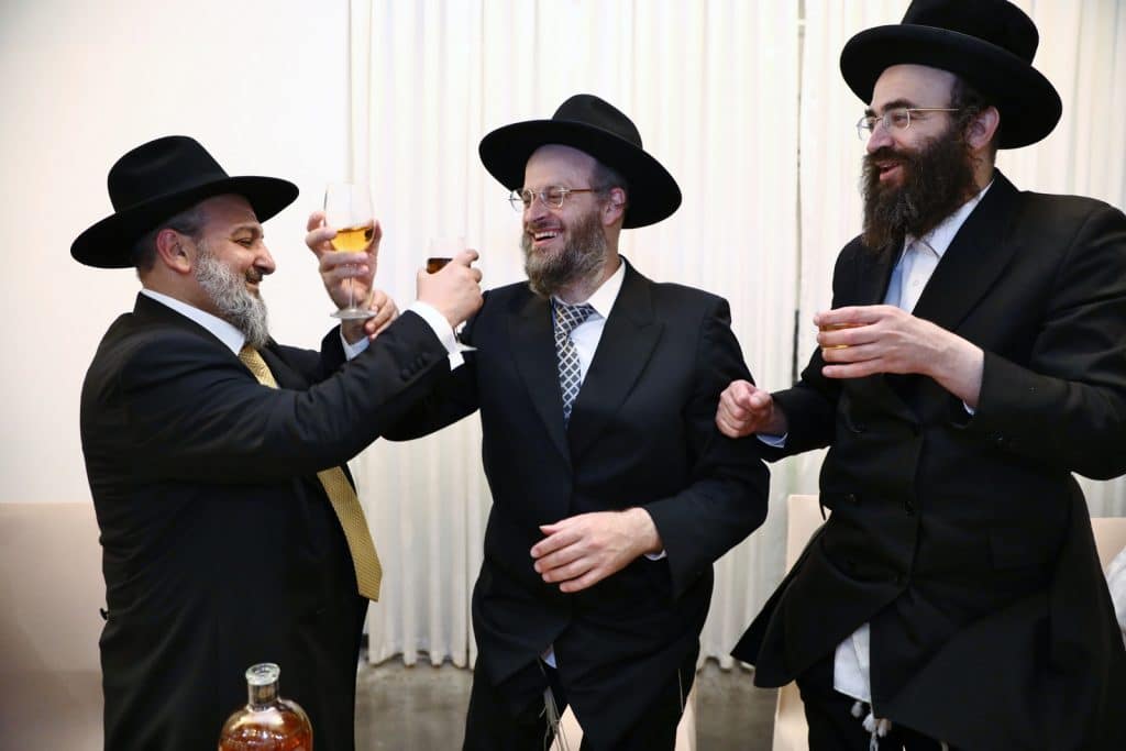 רבנים ואישי ציבור בחתונת בן הרב שניאור זלמן רווח