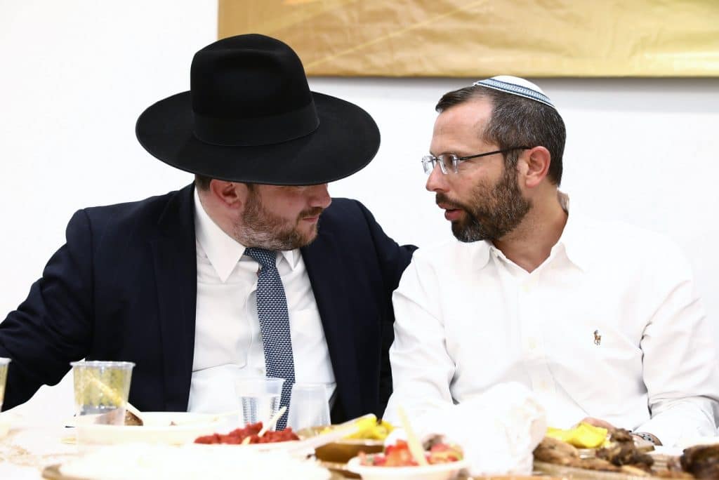 שישו ושמחו לכבוד התורה: הכנסת ספר תורה לישיבה לצעירים בתל ציון