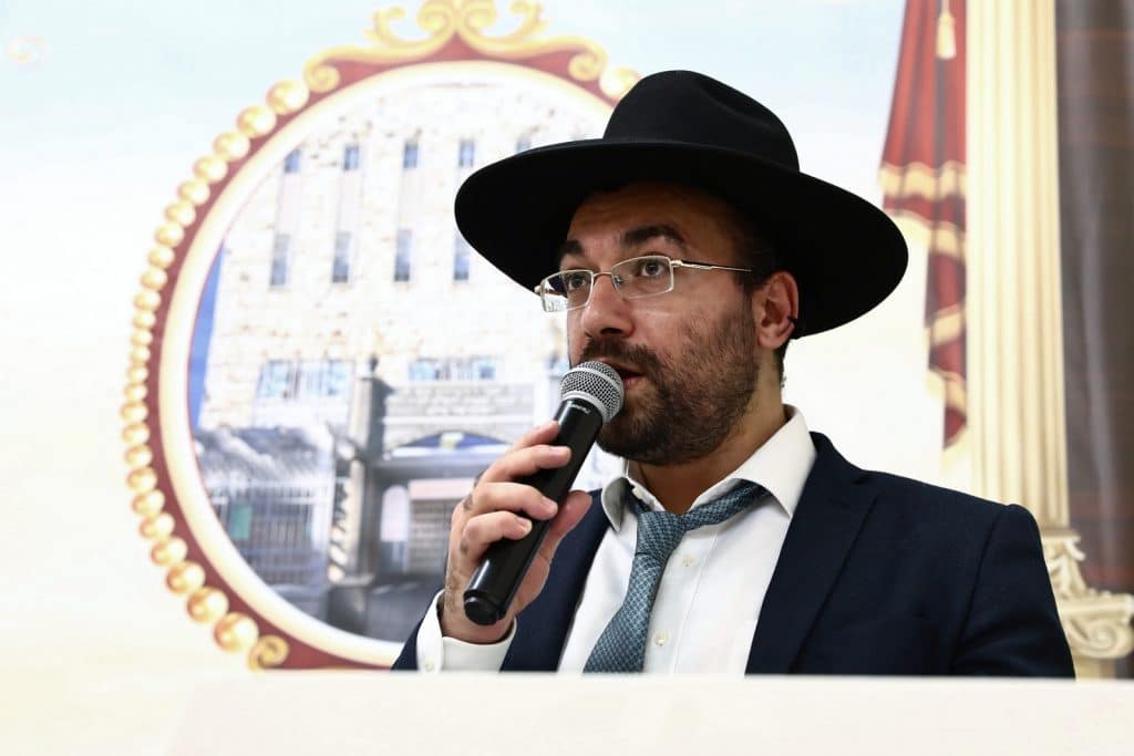 הגר"מ צדקה ב'יזדים': "באים לכוללים לביקורות, רוצים להצר צעדינו"