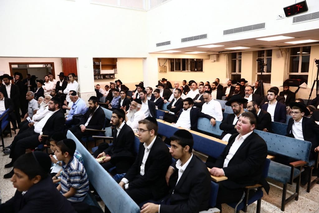 הגר"מ צדקה ב'יזדים': "באים לכוללים לביקורות, רוצים להצר צעדינו"