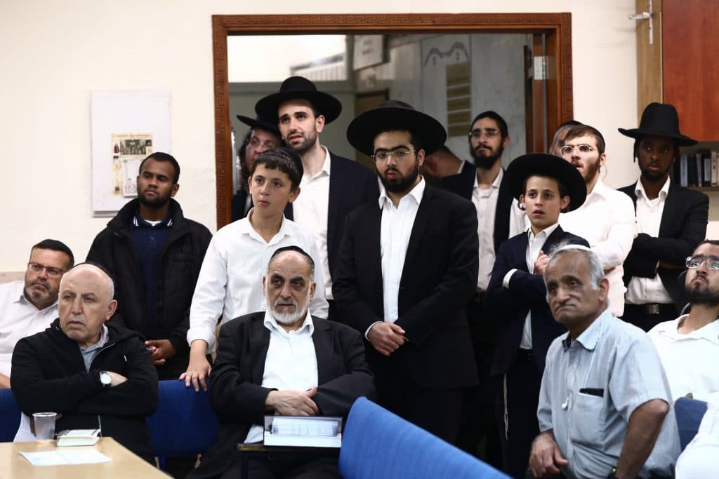 הגר"מ צדקה ב'יזדים': "באים לכוללים לביקורות, רוצים להצר צעדינו"