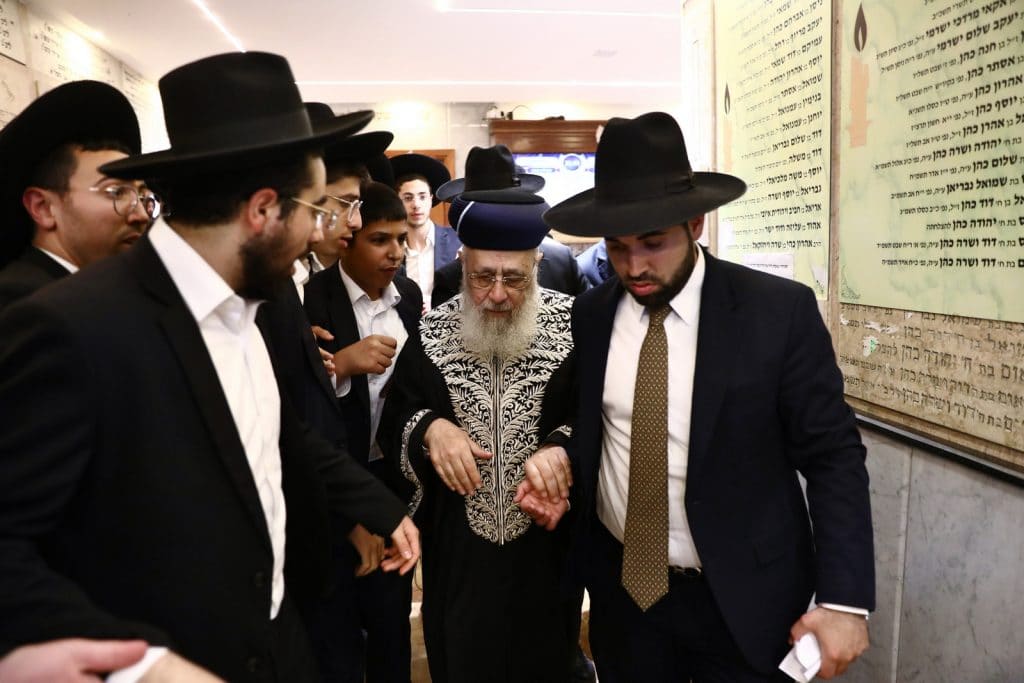 הגר"מ צדקה ב'יזדים': "באים לכוללים לביקורות, רוצים להצר צעדינו"