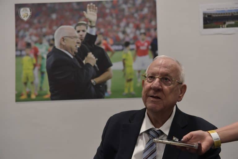 צפו: שיחת יאיר לפיד ונפתלי בנט "עלה בידנו"