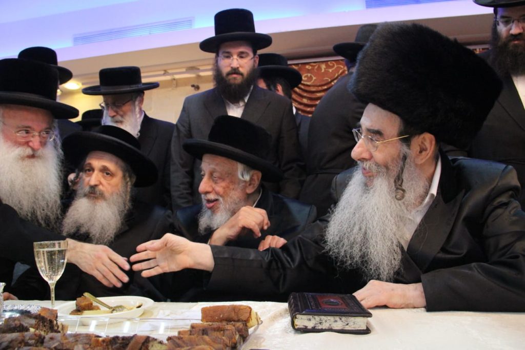 שמחת בית האלמין, ערלוי, קאפיטשניץ, אלכסנדר