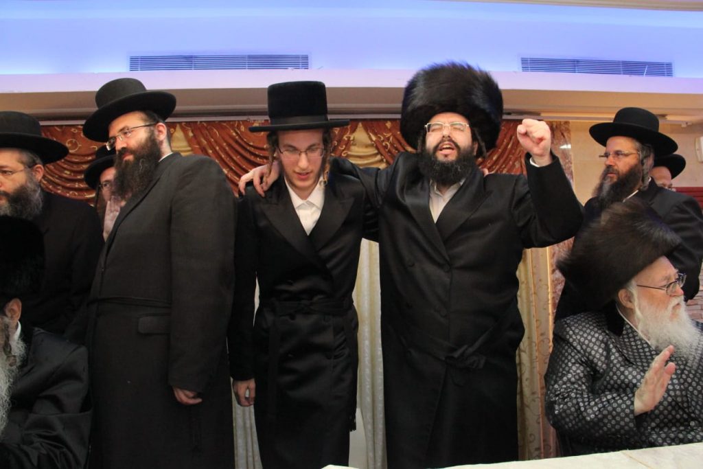 שמחת בית האלמין, ערלוי, קאפיטשניץ, אלכסנדר