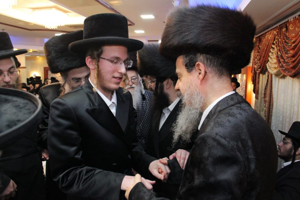 שמחת בית האלמין, ערלוי, קאפיטשניץ, אלכסנדר