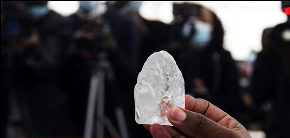 השוטרים 'ארגנו' לגנב מסיבת יום הולדת בתא