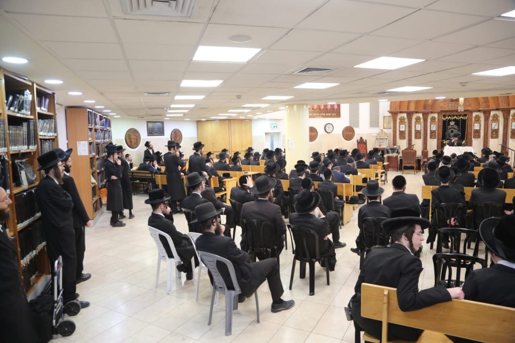 האדמו"ר מתולדות יהודה בשיחה בקאליב